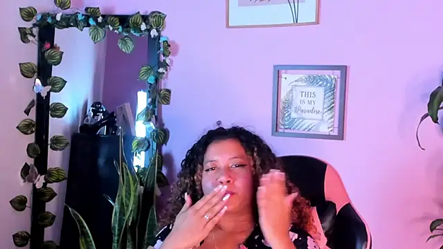 Kenia_tompson01's cam snapshot