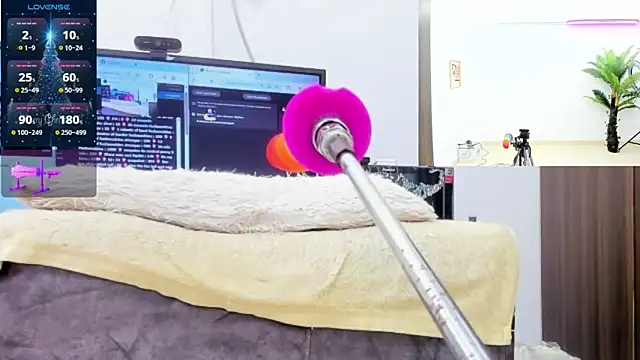 Paulina_Davis_'s cam snapshot