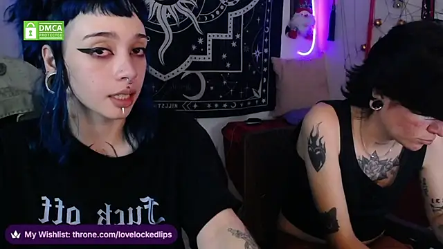 lovelockedlips live sex cam