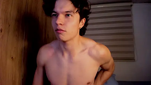 Mastrangelo_xxx's cam snapshot