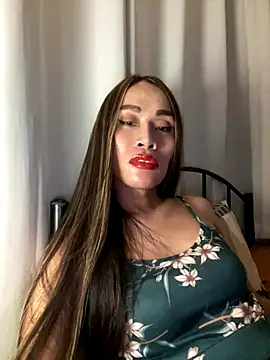 RomanticPearlTS live sex cam