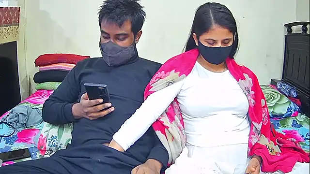 Younger_Couples's cam snapshot