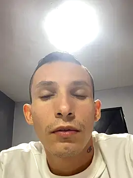 Isak_Millan live sex cam