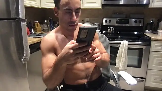 BigGuyMuscle live sex cam