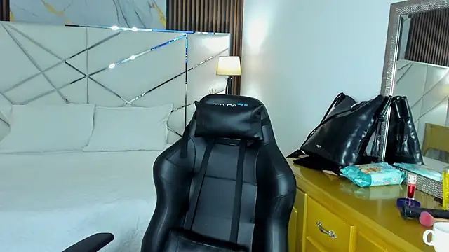 PervertLatina's cam snapshot