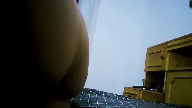 nicholle's cam snapshot