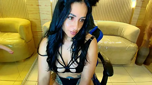 charlotte_r_'s cam snapshot