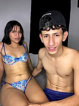 Yardh_444's cam snapshot