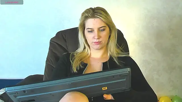 SoftLana's cam snapshot