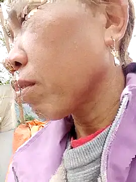 bella-la's cam snapshot