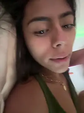 Lilybeeth live sex cam