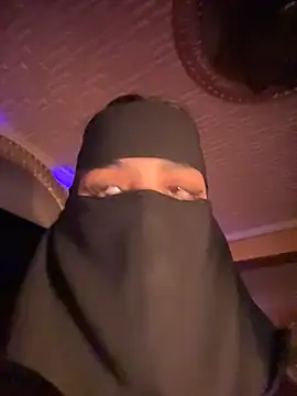 Queentaraf999 live sex cam