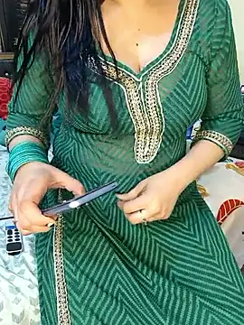 PRIYA_22's cam snapshot