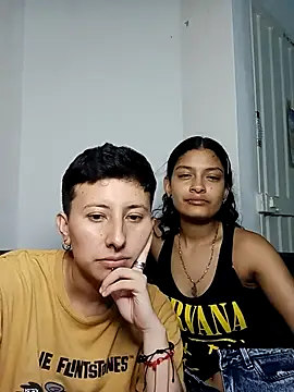 Mei_and_Gaby's cam snapshot