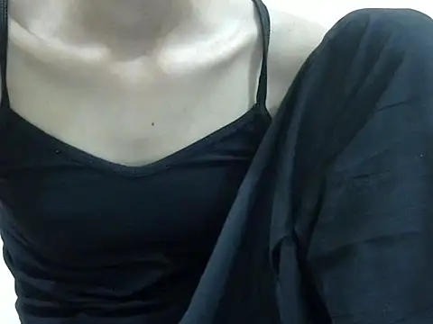 Anu_tiny live sex cam