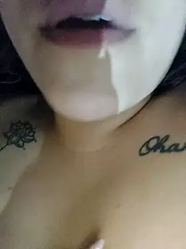 Camilu23 live sex cam