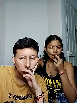 Mei_and_Gaby's cam snapshot