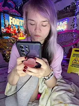 Cutiepiespanks's cam snapshot