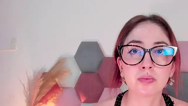 Emilywatsonn's cam snapshot