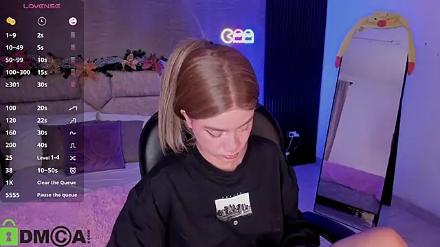 Arinextdoor's cam snapshot