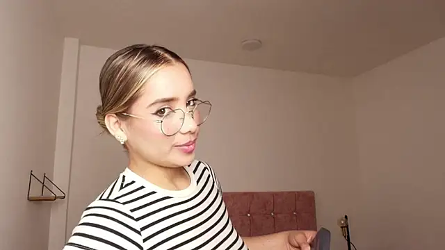 Lucy_Carson's cam snapshot