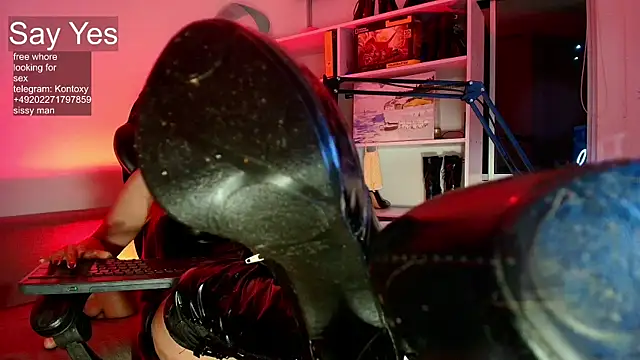 Miss_tentation's cam snapshot