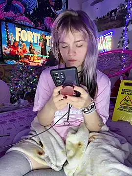 Cutiepiespanks's cam snapshot