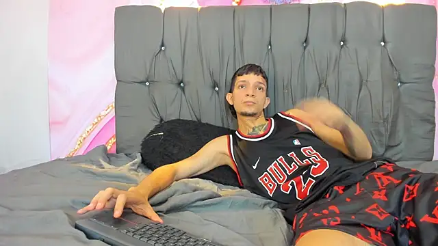 Straight_Guy22's cam snapshot