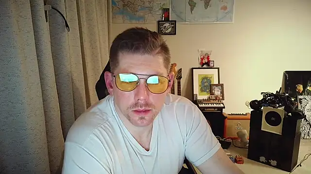 God_Of_ThundeRR live sex cam