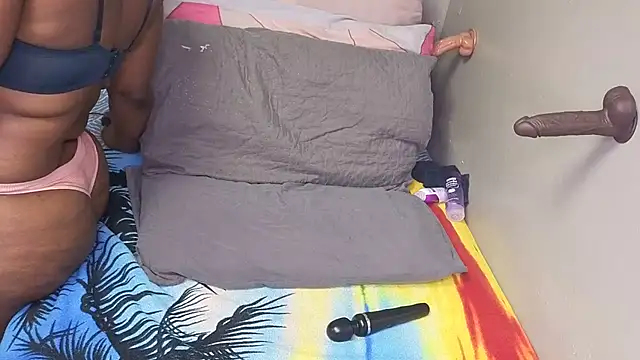 spicybootie live sex cam