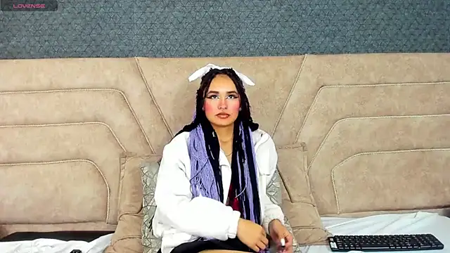 alice_foxred's cam snapshot