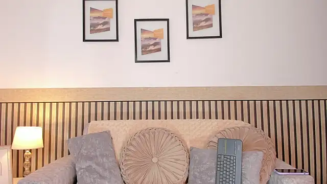 hanna_mils's cam snapshot