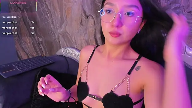 sydney_miller_'s cam snapshot