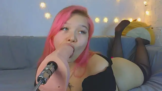 May_aster's cam snapshot