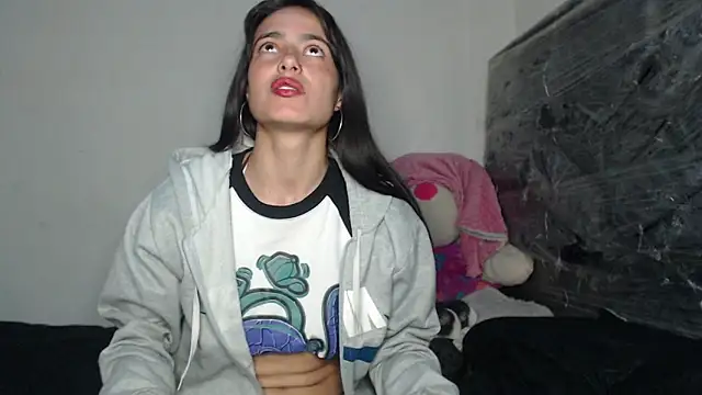 skinny_sweet2411's cam snapshot