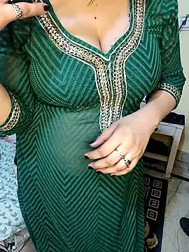 PRIYA_22 live sex cam