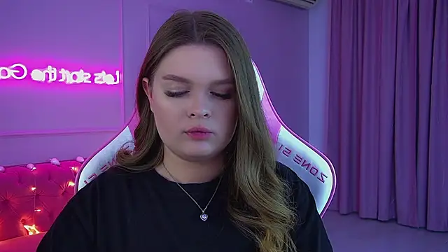 CrystalLyons live sex cam