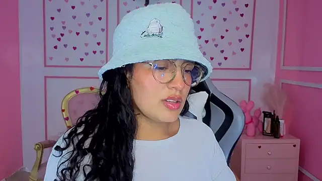 tamara_brown_t's cam snapshot