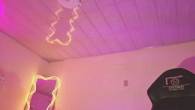 Laylafoxy_tay's cam snapshot