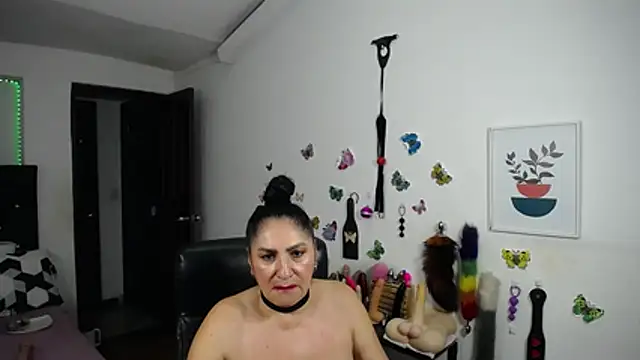 mature_bigboobs10's cam snapshot