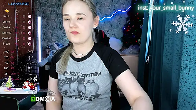 Your_small_bunny's cam snapshot