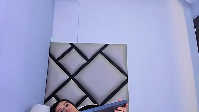 Maddy__bigboobs's cam snapshot