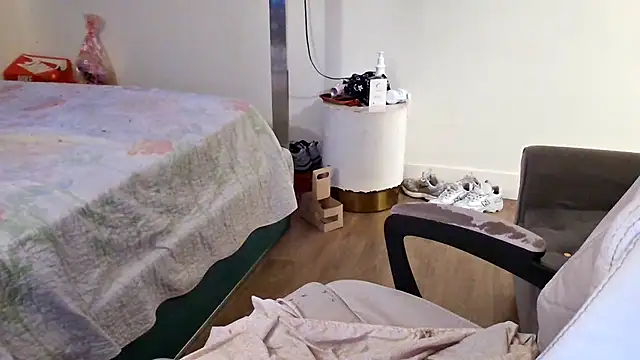 YasmineMinaj's cam snapshot