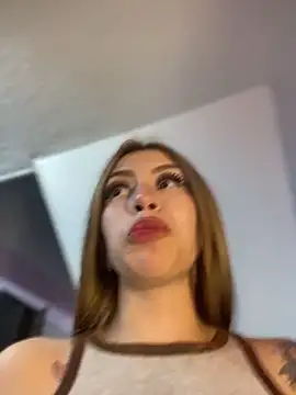 PrettyAshley_'s cam snapshot