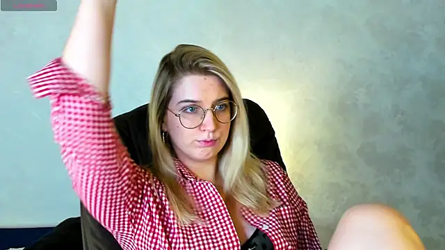 SoftLana's cam snapshot