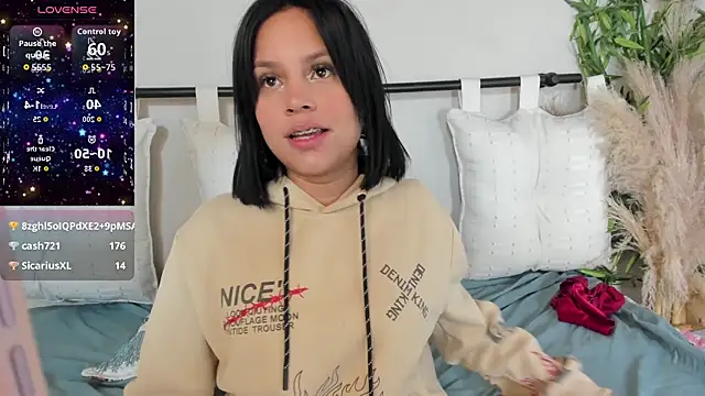 sophie_blake__'s cam snapshot