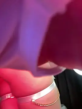 LuxBrunette_'s cam snapshot