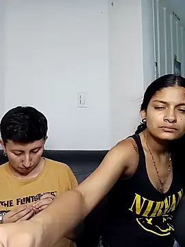 Mei_and_Gaby's cam snapshot