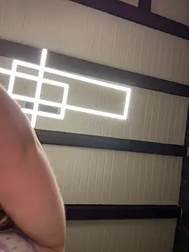 LittleChaosQueen live sex cam