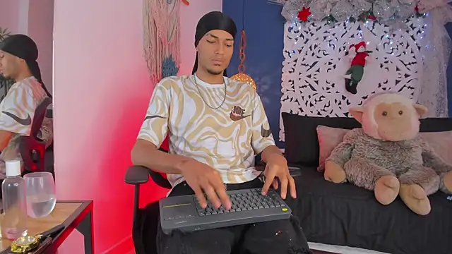 Adonis_WB's cam snapshot